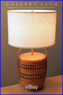 Chic! MID Century Basket Table Lamp! Wicker Rattan Atomic Vtg 70's Light Retro