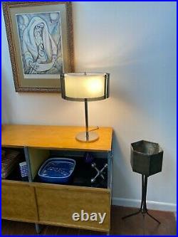 Laurel Vtg Mid Century Modern Lucite Acrylic Chrome Metal Table Desk Lamp Saucer