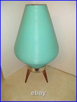 Mid Century Modern 60's Beehive/Atomic Tripod Turquoise Plastic Table Lamp