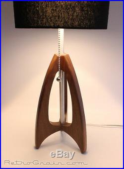 Retro Grain Table Lamp Danish Modern Atomic Mid-Century Walnut / Black