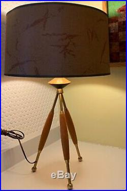 Vintage 60s Atomic Brass Wood Tripod Table Lamp Mid Century Modern Lightolier