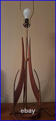 Vtg Mid Century Modern Atomic Brass & Walnut Wood Table Lamp 27 x 9