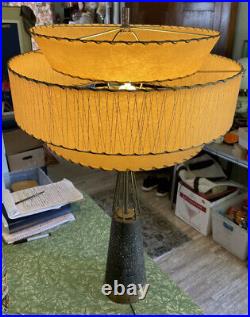 Vtg Mid Century Modern MCM Atomic Sputnik Table Lamp w Fiberglass 3 Tiered Shade